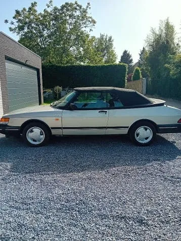 Saab 900