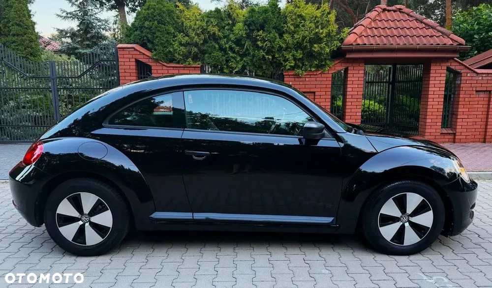 Volkswagen Beetle 2015 photo 2