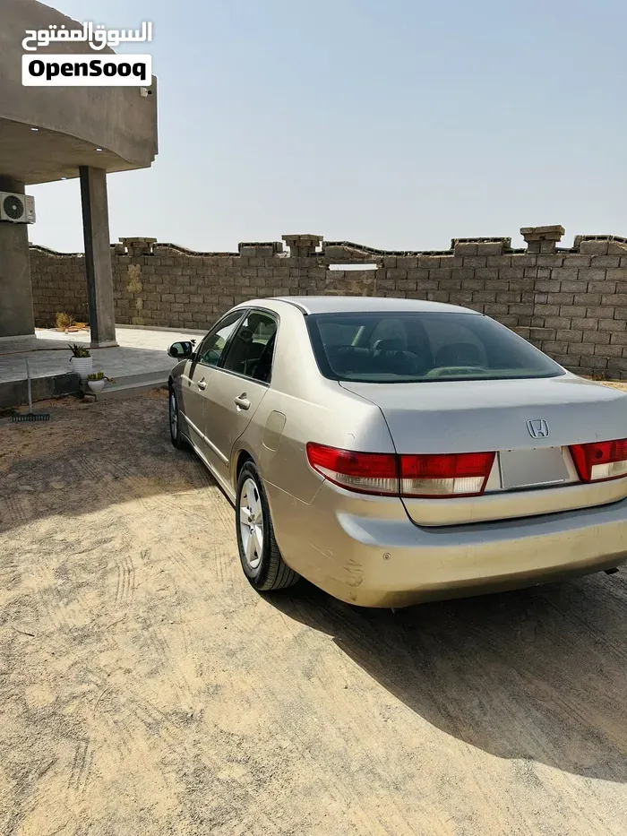 Honda Accord 2005 photo 2