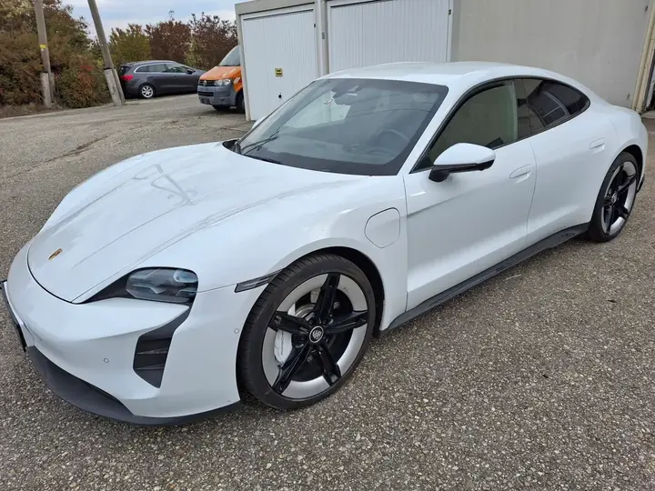 Porsche Taycan 2020 photo 2