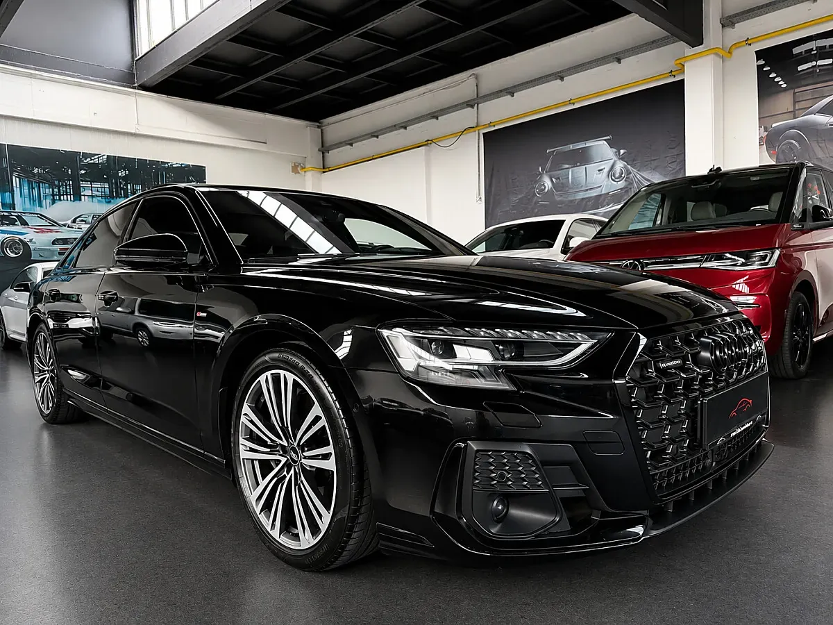 Audi A8 2022 photo 2