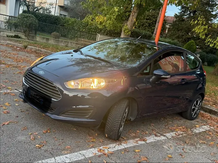 Ford Fiesta 2013 photo 2