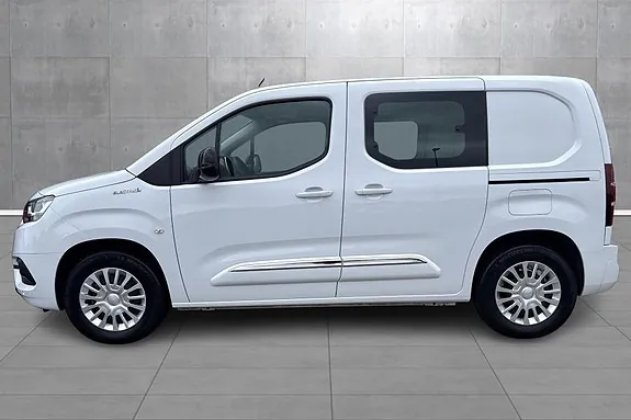 Toyota Proace City 2024 photo 2