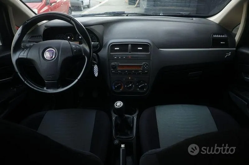 Fiat Grande Punto 2008 photo 2