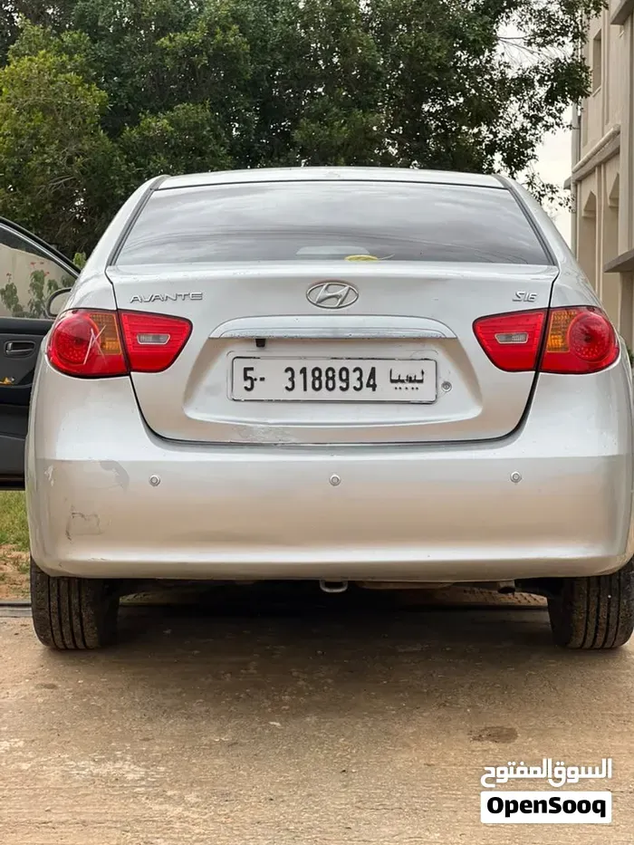 Hyundai Avante 2010 photo 2