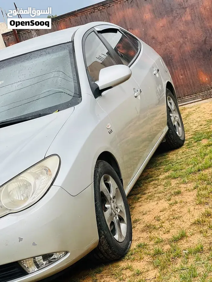 Hyundai Avante 2010 photo 4