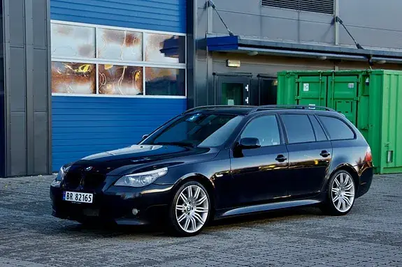BMW 520D 2009 photo 2