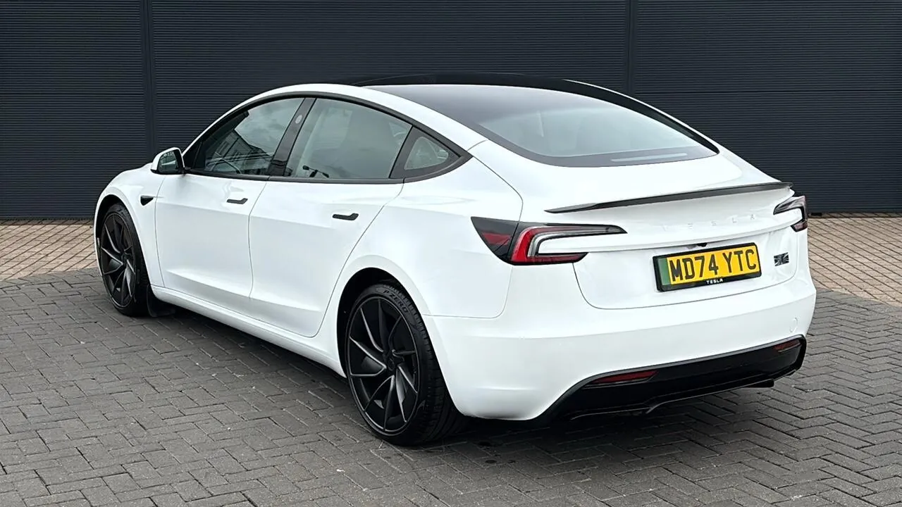 Tesla Model 3 2025 photo 3