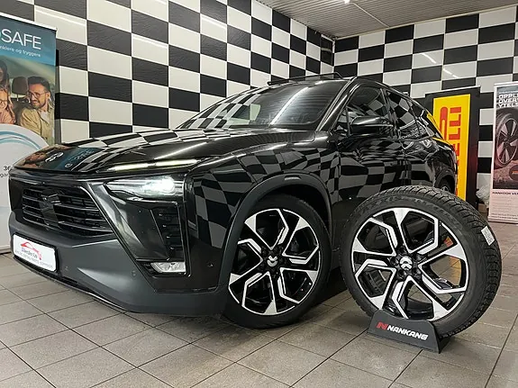 NIO Es8