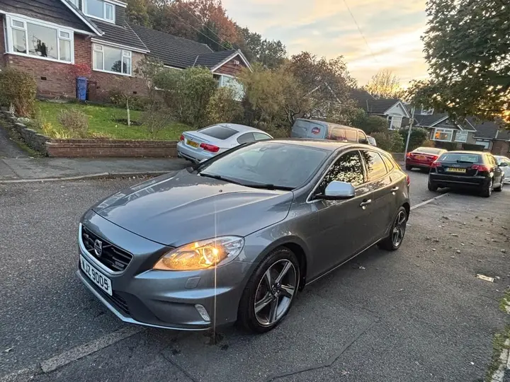Volvo V40 2015 photo 2