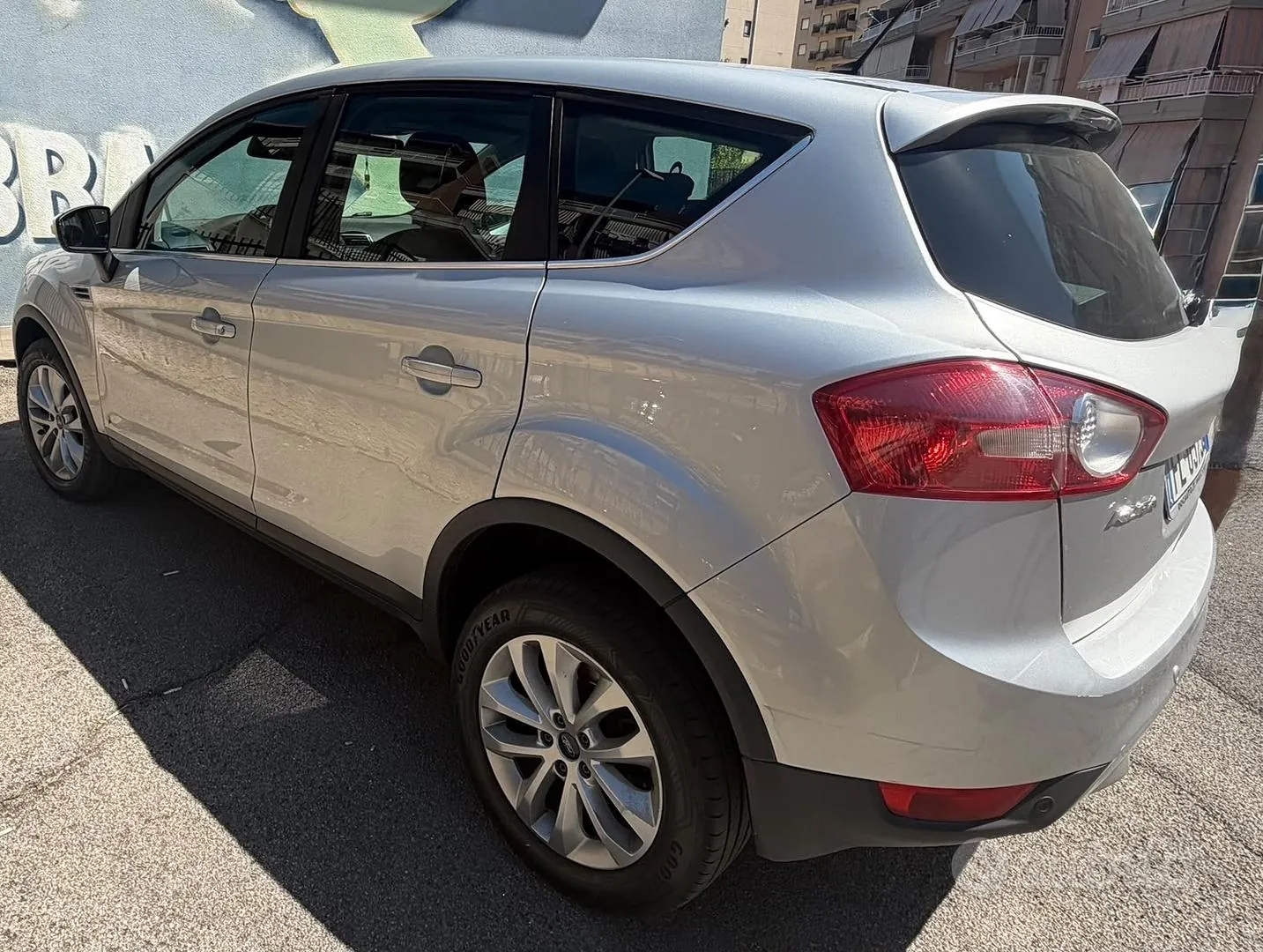 Ford Kuga 2010 photo 5