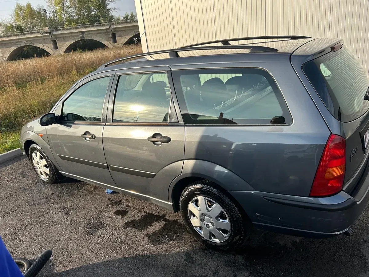 Ford Focus 2003 photo 2