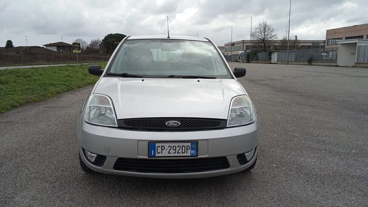 Ford Fiesta 2004 photo 3