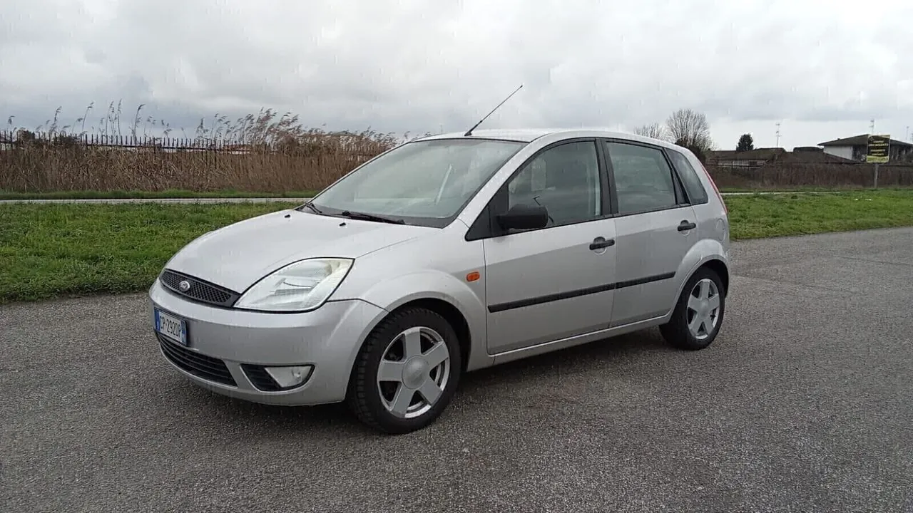 Ford Fiesta 2004 photo 5