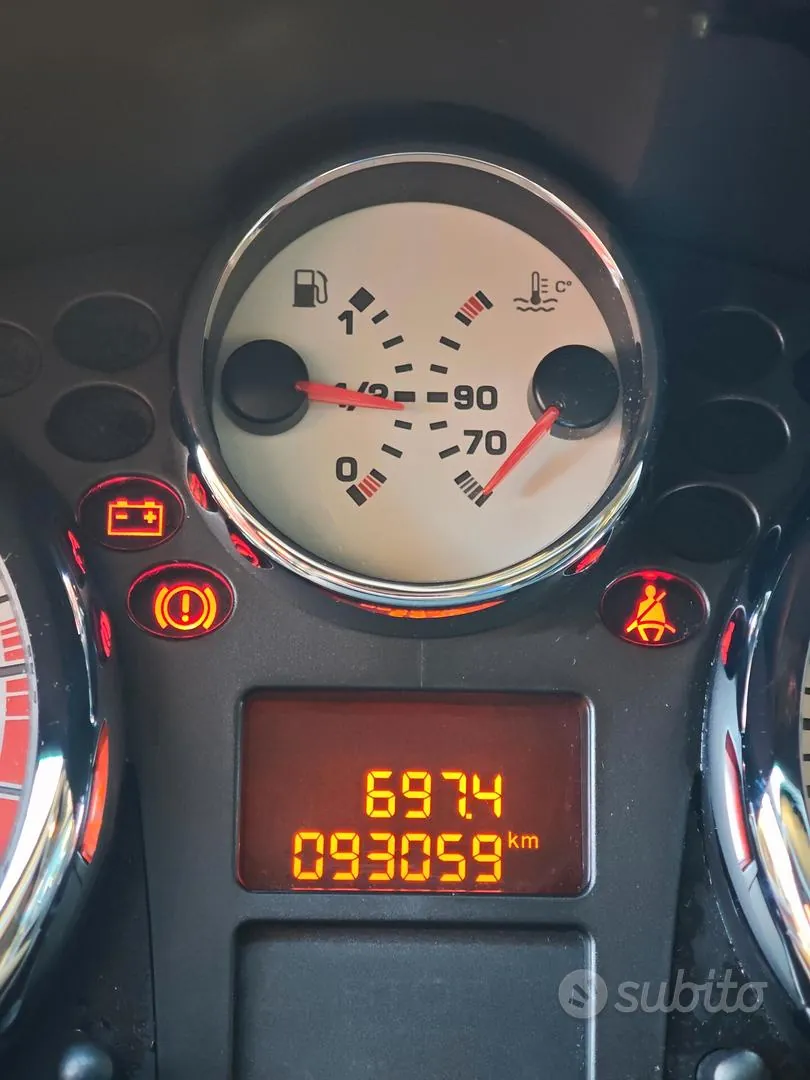 Peugeot 207 2011 photo 5