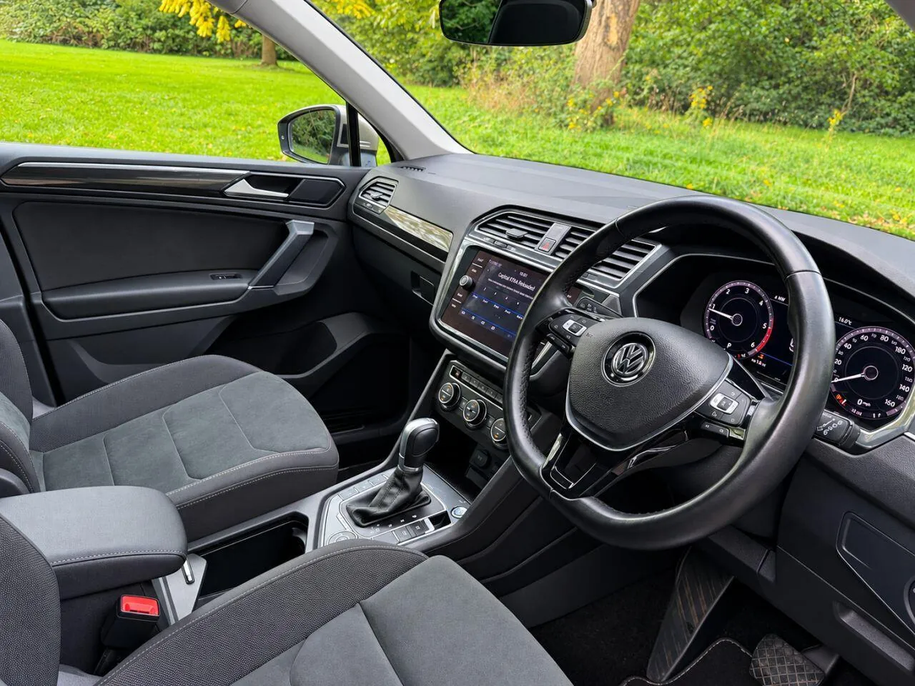 Volkswagen Tiguan 2018 photo 2