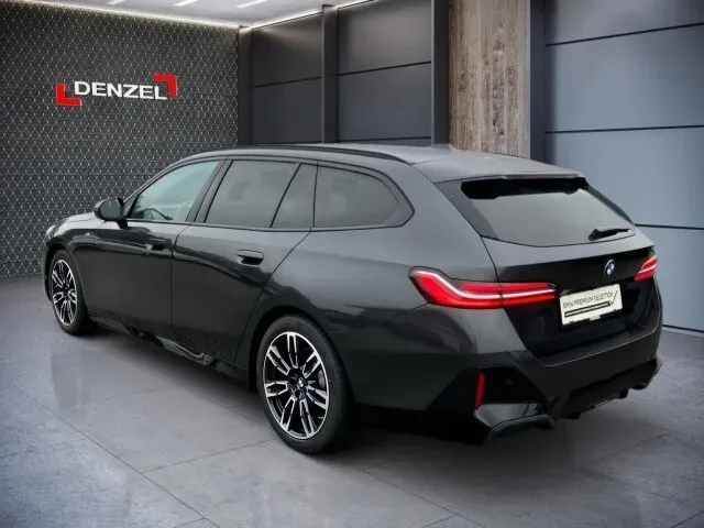BMW 5 Series 2024 photo 3