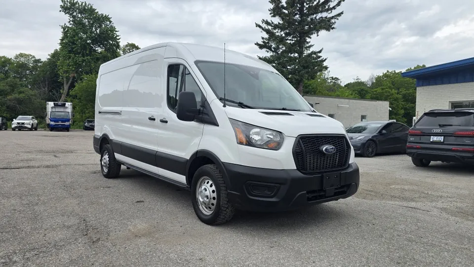 Ford Transit 2023 photo 2