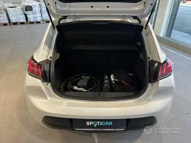 Peugeot 208 2021 photo 4