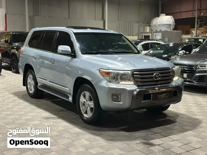 Toyota Land Cruiser 2013 photo 2