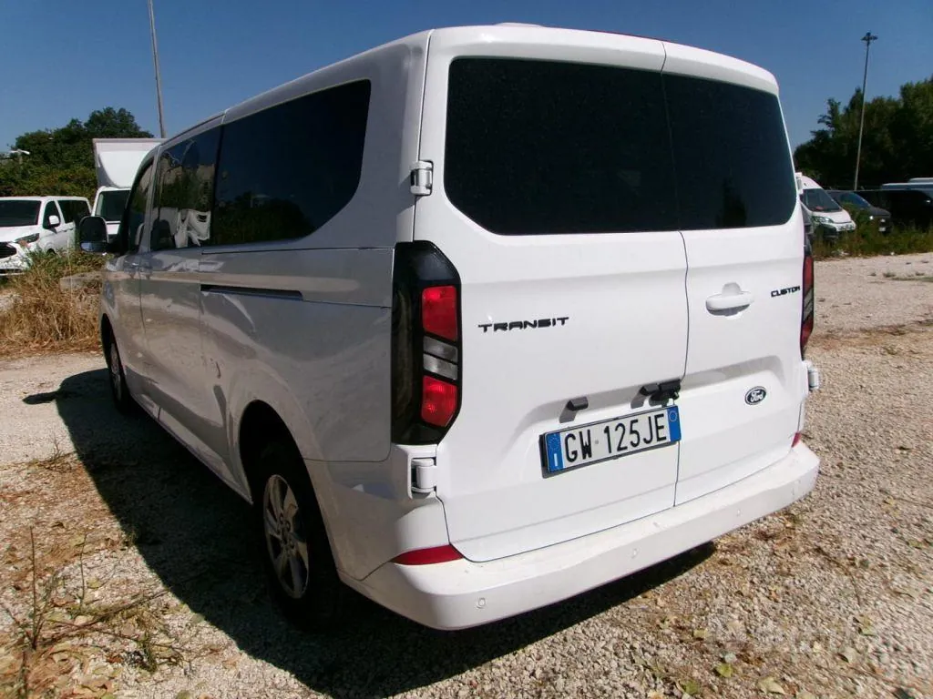 Ford Transit Custom 2024 photo 2