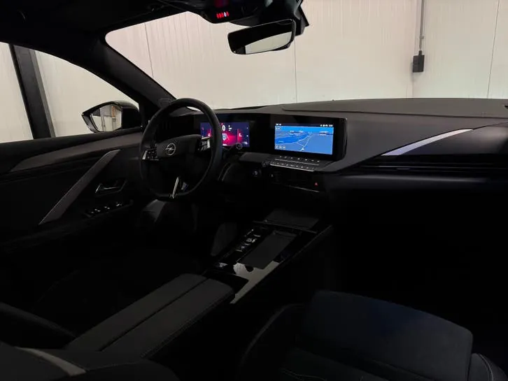Opel Astra 2025 photo 2