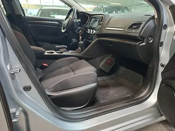 Renault Megane 2022 photo 2