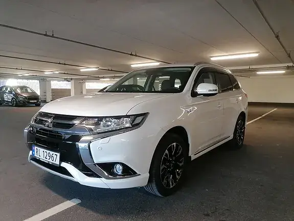 Mitsubishi Outlander 2016 photo 2