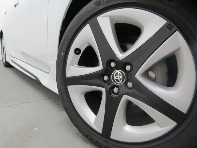 Toyota Prius 2017 photo 5
