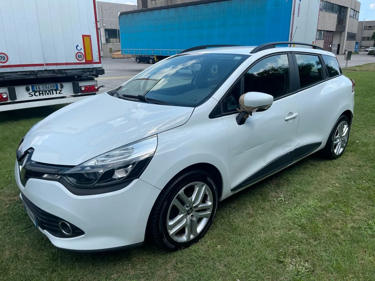Renault Clio 2014 photo 2