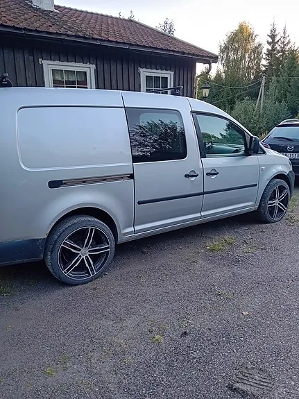 Volkswagen Caddy Maxi 2011 photo 2