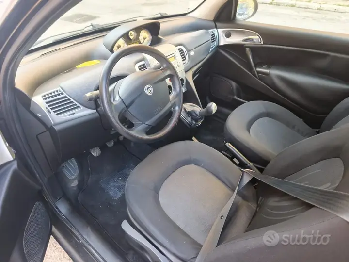 Lancia Ypsilon 2011 photo 4
