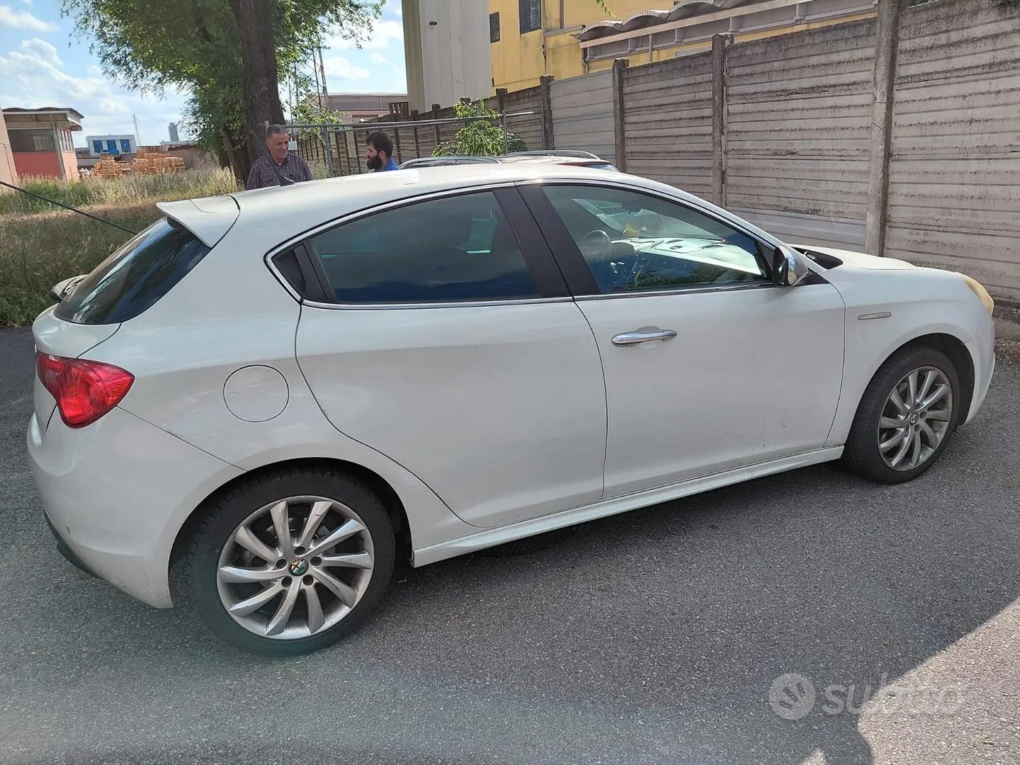 Alfa Romeo Giulietta 2013 photo 2