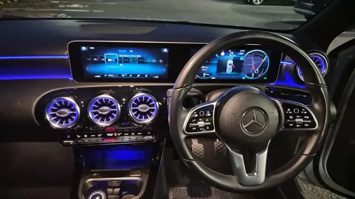 Mercedes-Benz A-Class 2018 photo 2