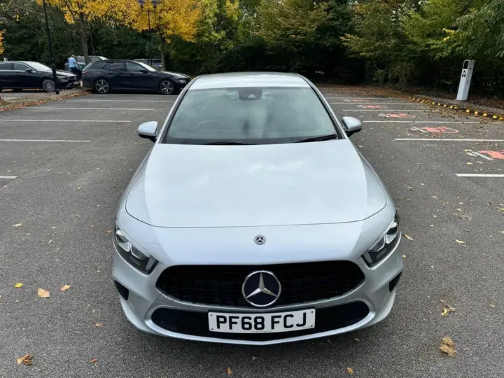 Mercedes-Benz A-Class 2018 photo 3