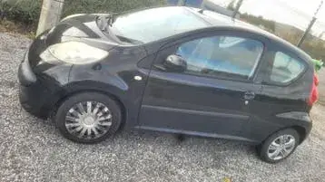Peugeot 107 2008 photo 3