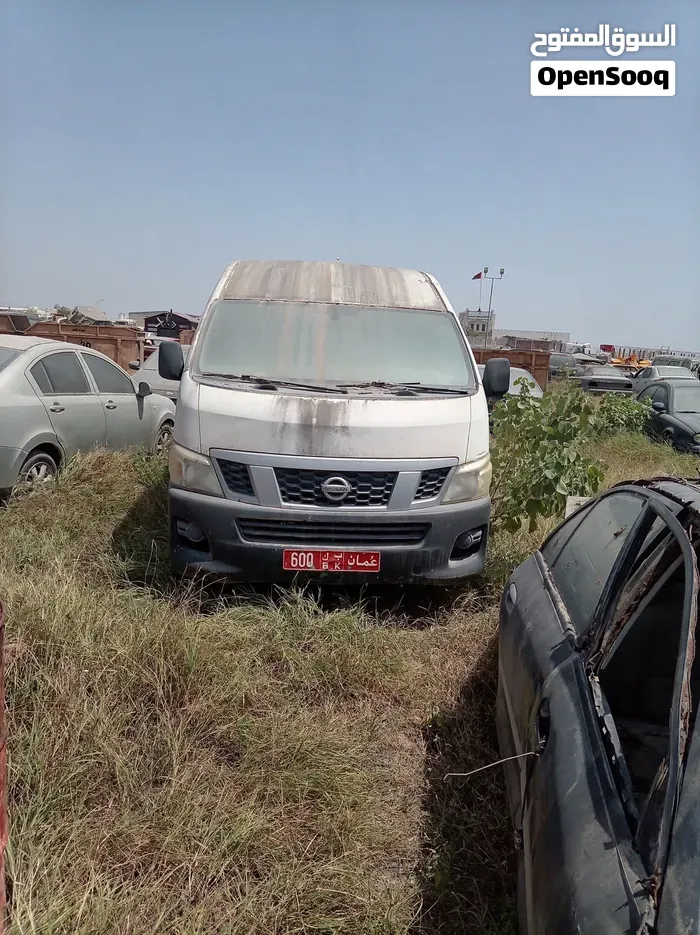 Nissan Urvan 2015 photo 3