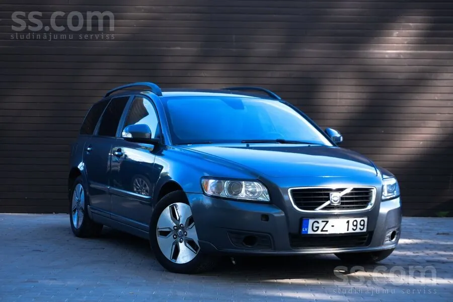 Volvo V50 2009 photo 2