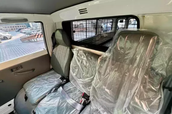 Mitsubishi L300 2026 photo 5
