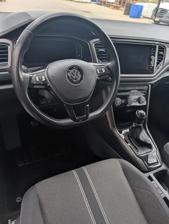 Volkswagen T-Roc 2018 photo 3