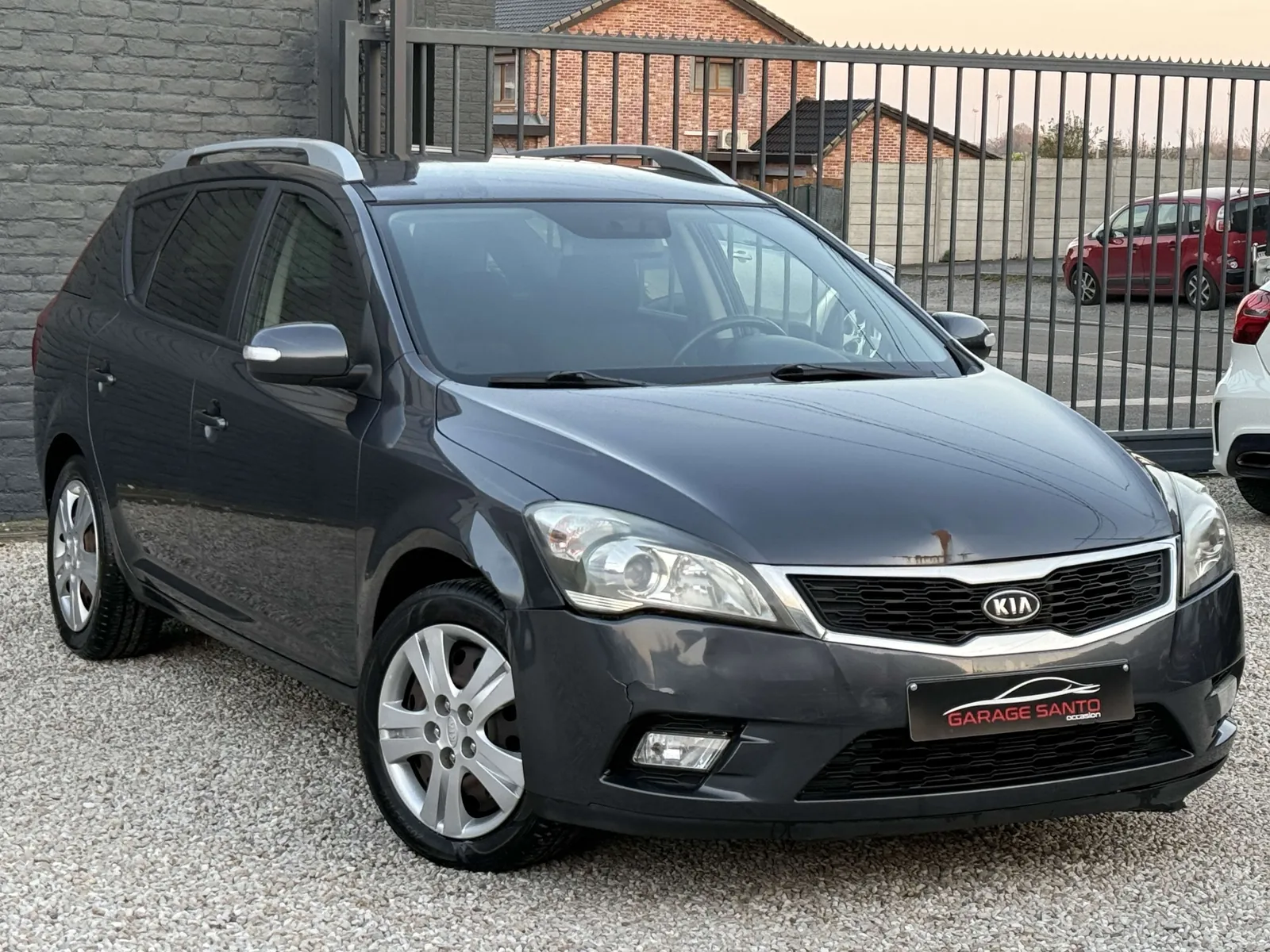 Kia Ceed Sw 2011 photo 2