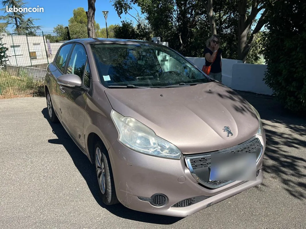 Peugeot 208