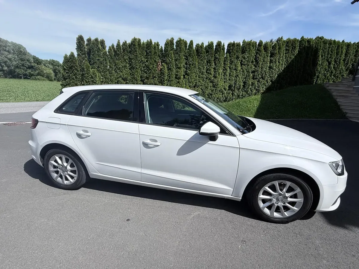Audi A3 2016 photo 2