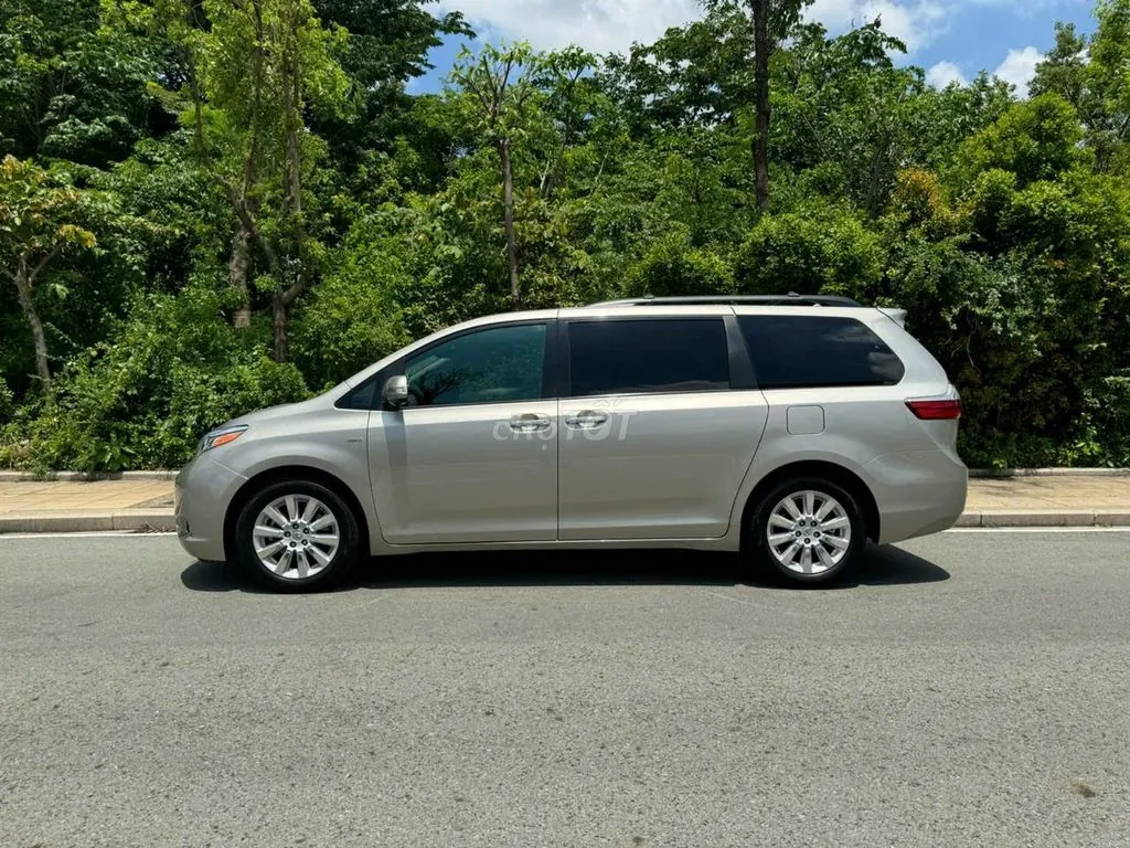 Toyota Sienna 2017 photo 3