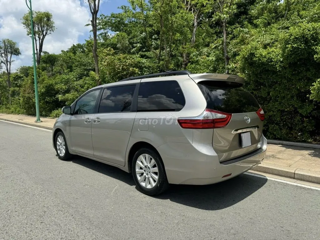 Toyota Sienna 2017 photo 4