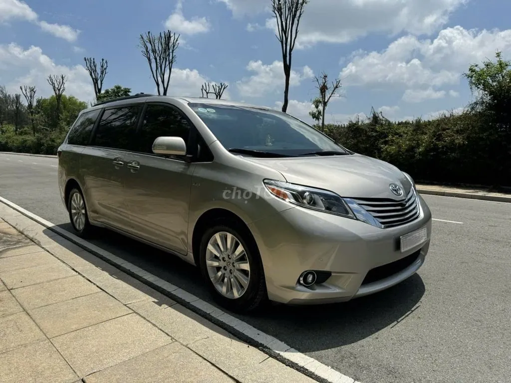 Toyota Sienna 2017 photo 2