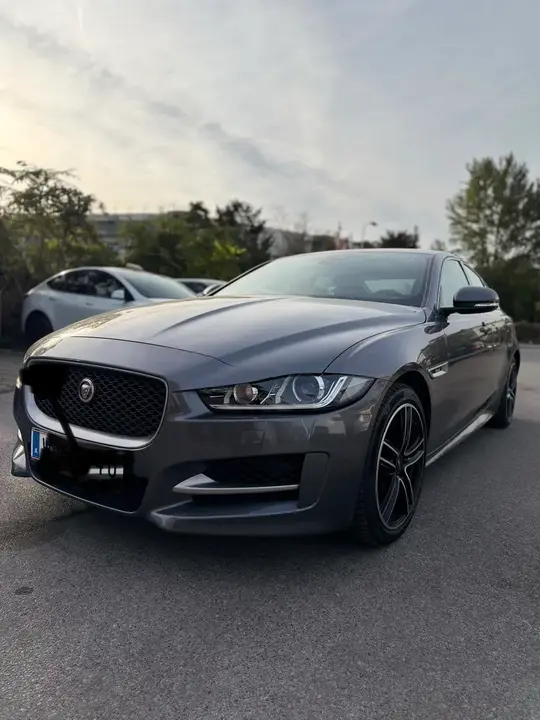 Jaguar Xe