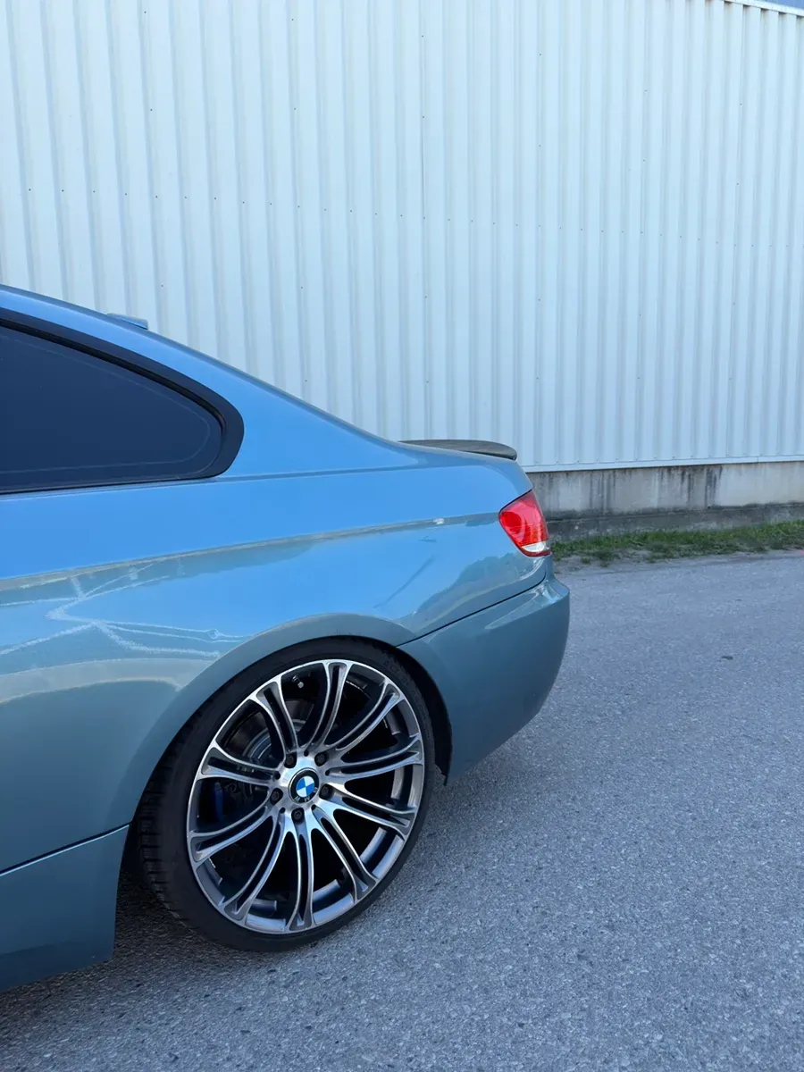 BMW 3 Series 2009 photo 3