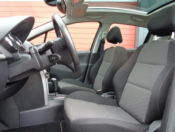 Peugeot 207 2010 photo 2