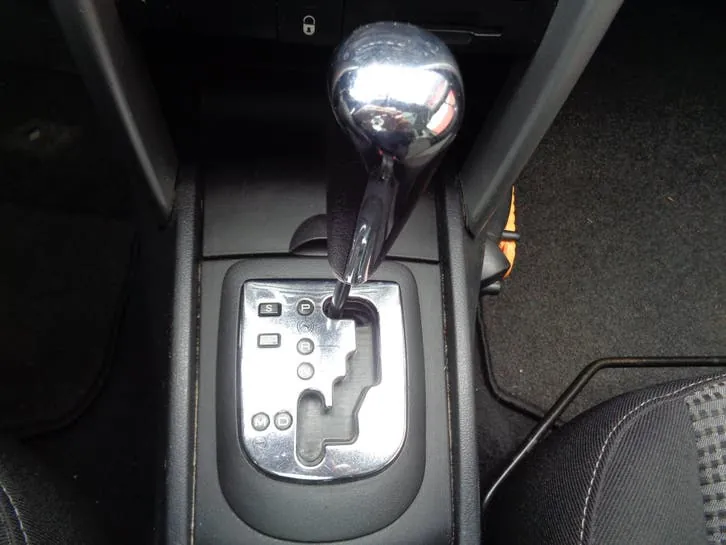 Peugeot 207 2010 photo 3